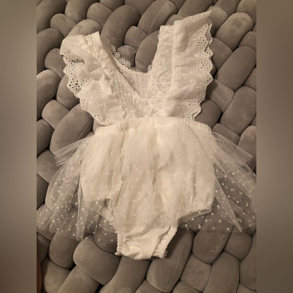Beautiful Scalloped Romper for baby - Picture 4 of 7
